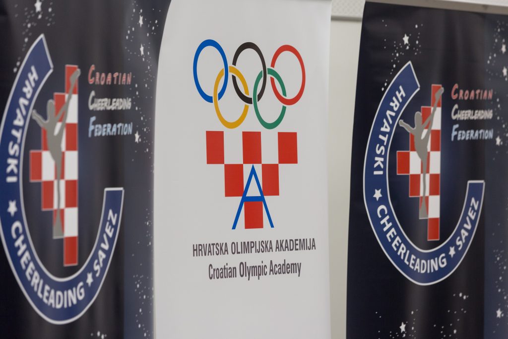 Pripreme za obrazovanje prve generacije cheerleading trenera!